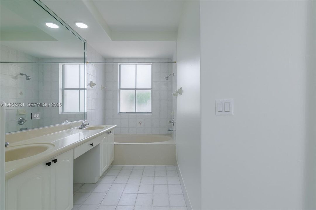 For Rent: $3,500 (3 beds, 2 baths, 1822 Square Feet)