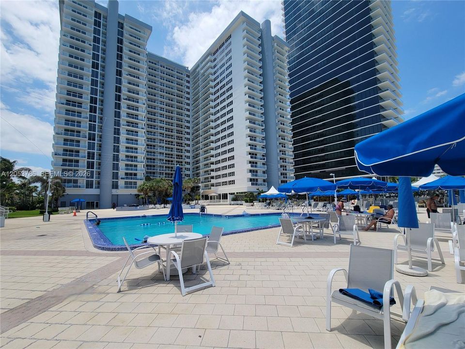 En Venta: $499,000 (2 camas, 2 baños, 1248 Pies cuadrados)
