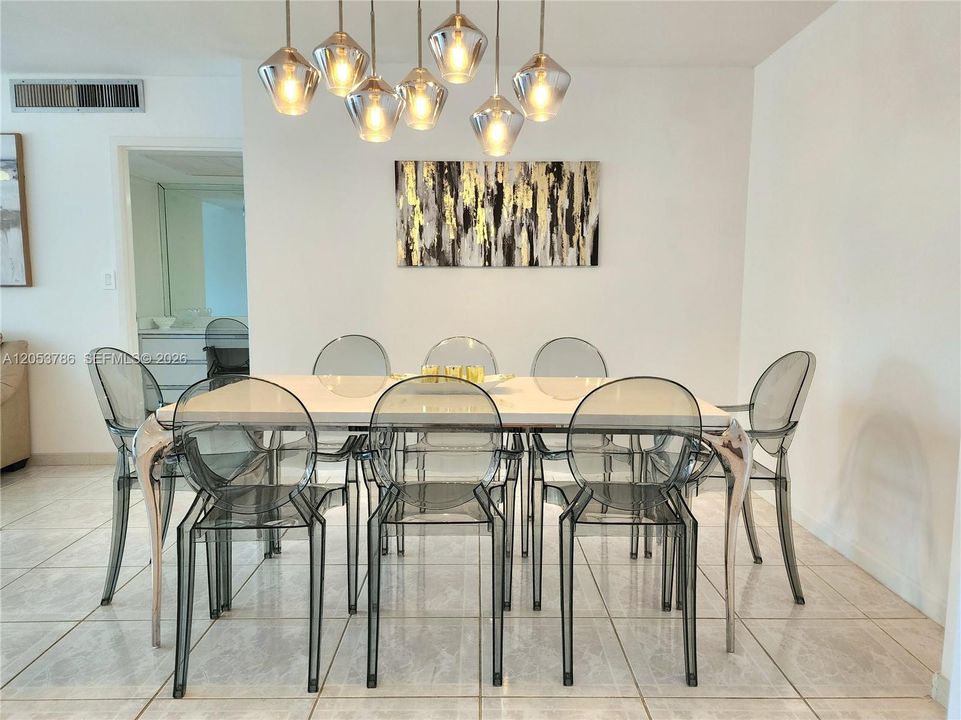 En Venta: $499,000 (2 camas, 2 baños, 1248 Pies cuadrados)