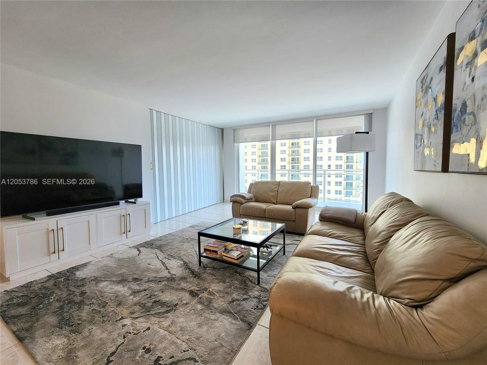 En Venta: $499,000 (2 camas, 2 baños, 1248 Pies cuadrados)