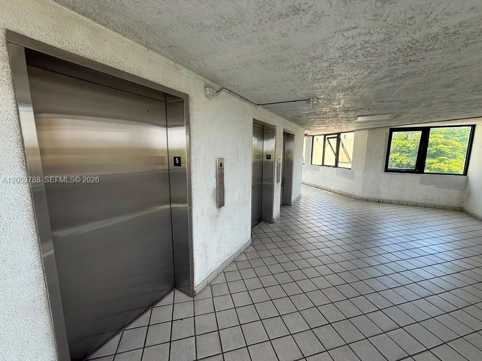 В аренду: $1,800 (1 спален, 1 ванн, 708 Квадратных фут)