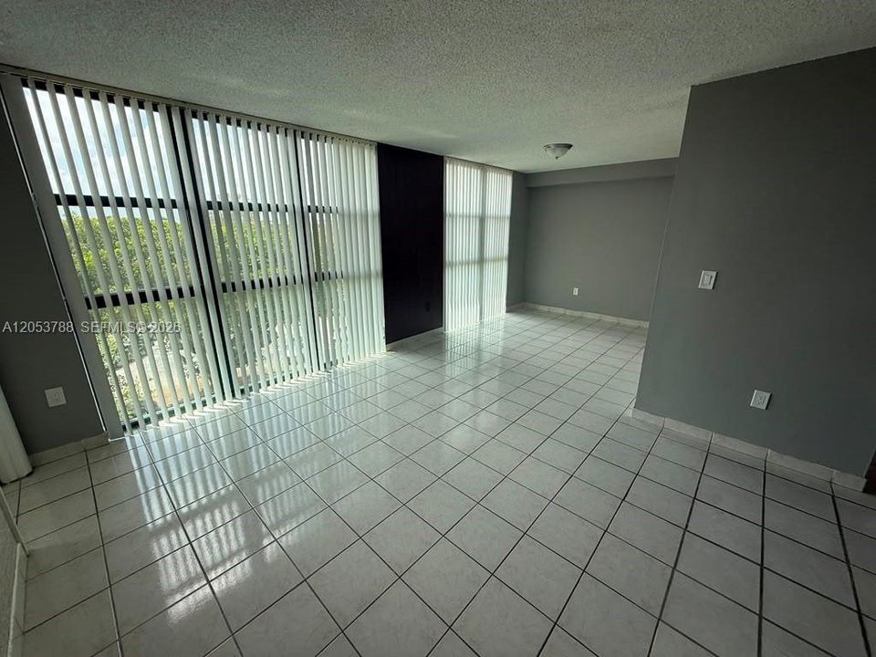 В аренду: $1,800 (1 спален, 1 ванн, 708 Квадратных фут)