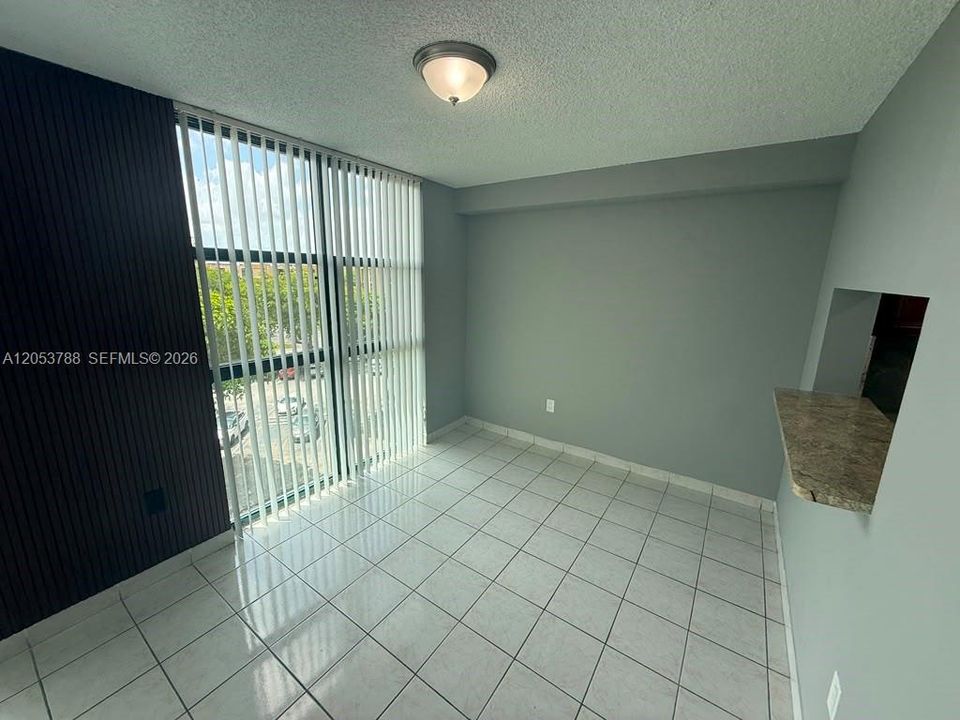 В аренду: $1,800 (1 спален, 1 ванн, 708 Квадратных фут)