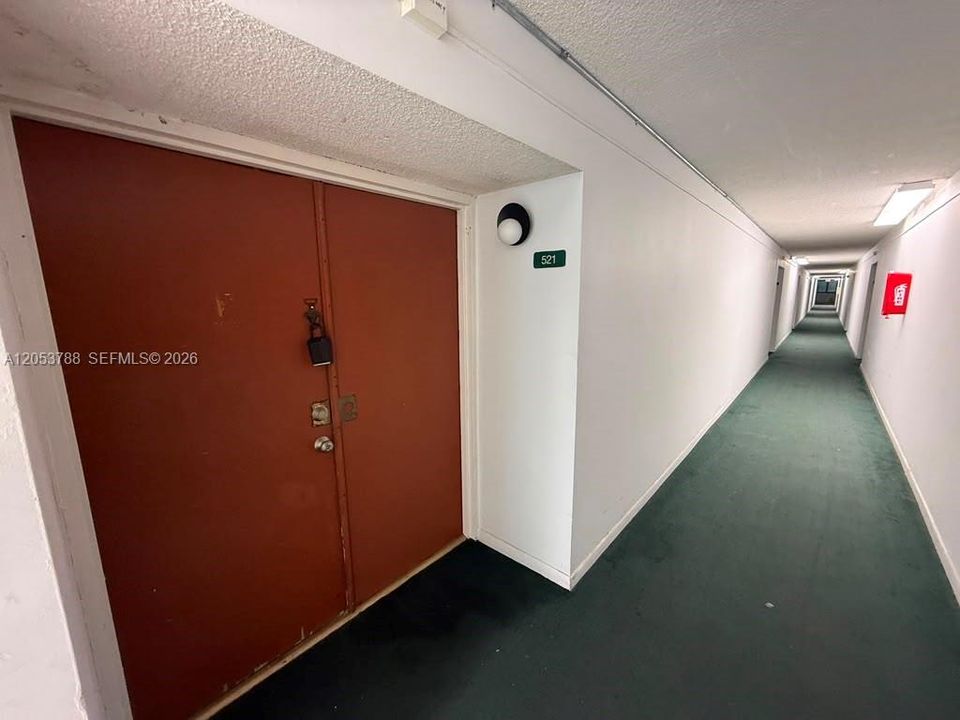 В аренду: $1,800 (1 спален, 1 ванн, 708 Квадратных фут)