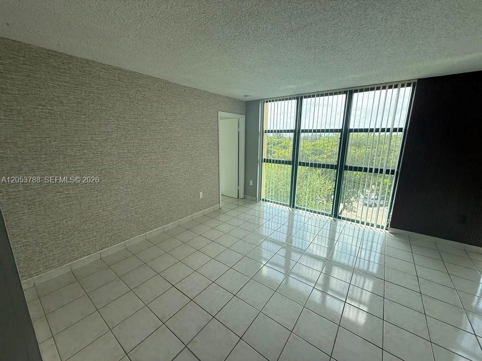 В аренду: $1,800 (1 спален, 1 ванн, 708 Квадратных фут)