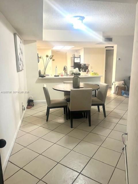 В аренду: $2,095 (2 спален, 2 ванн, 986 Квадратных фут)