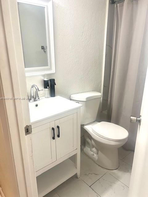 В аренду: $2,095 (2 спален, 2 ванн, 986 Квадратных фут)