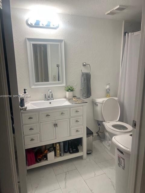 В аренду: $2,095 (2 спален, 2 ванн, 986 Квадратных фут)