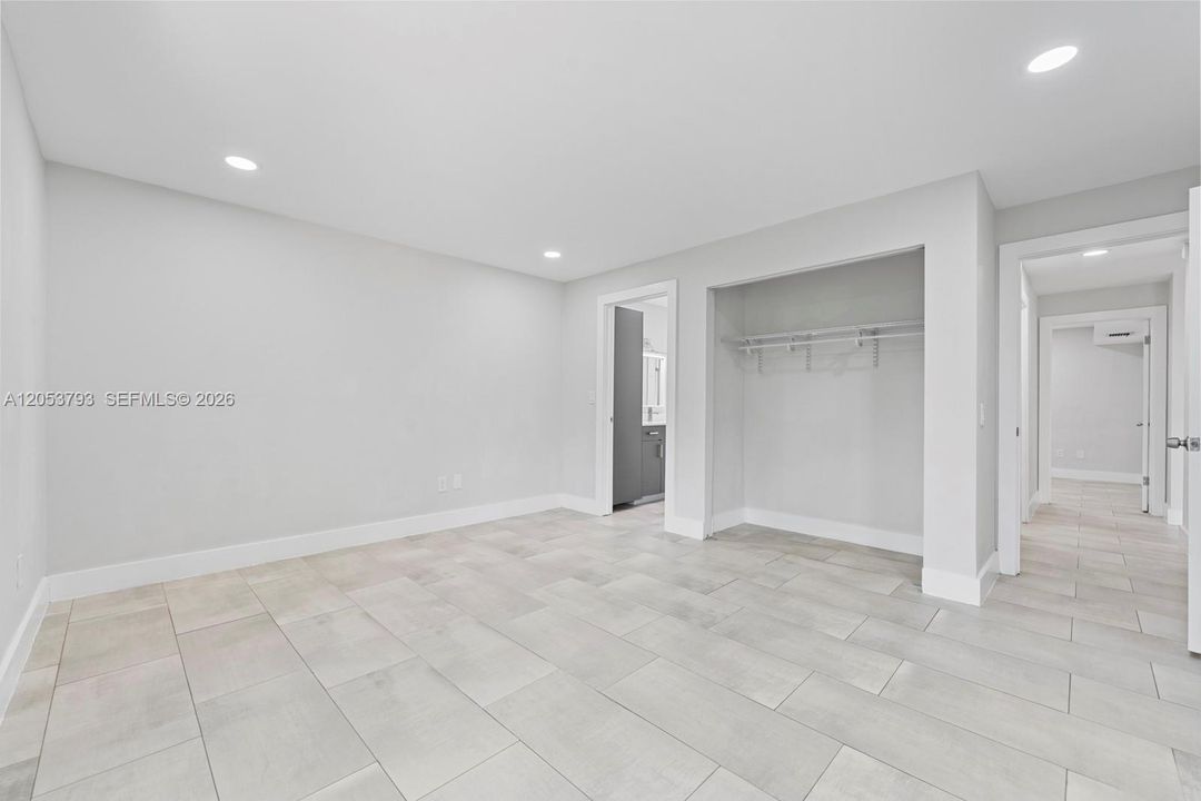 Под контрактом: $549,999 (2 спален, 2 ванн, 1383 Квадратных фут)