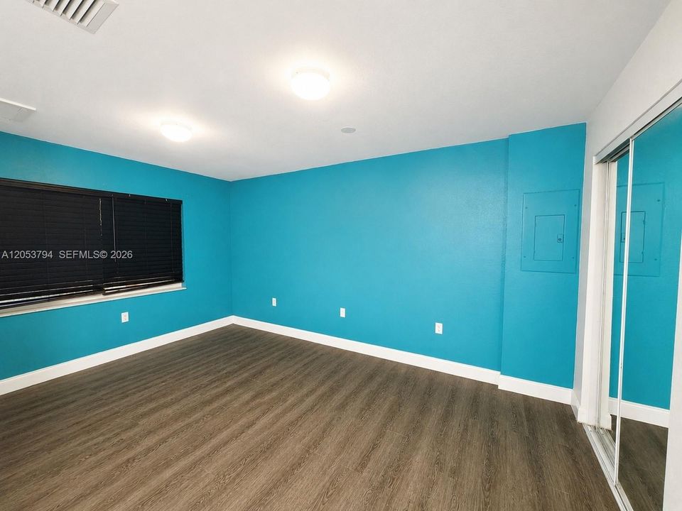 В аренду: $2,500 (2 спален, 1 ванн, 2479 Квадратных фут)