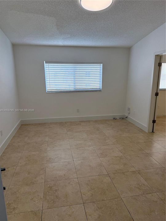For Rent: $1,960 (2 beds, 1 baths, 749 Square Feet)