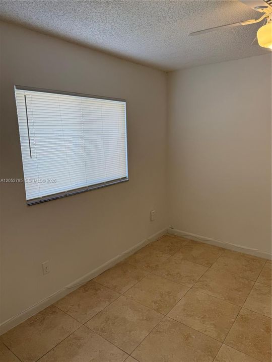 For Rent: $1,960 (2 beds, 1 baths, 749 Square Feet)