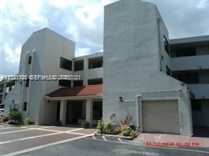 For Rent: $2,000 (2 beds, 2 baths, 920 Square Feet)