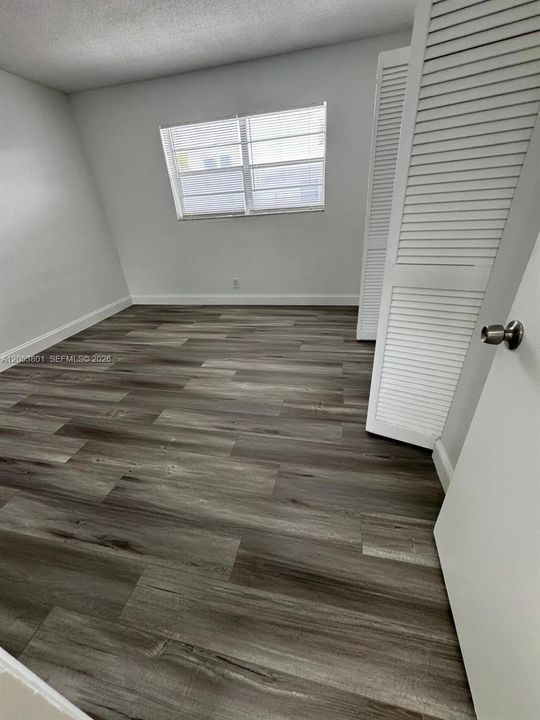 For Rent: $2,000 (2 beds, 1 baths, 10783 Square Feet)