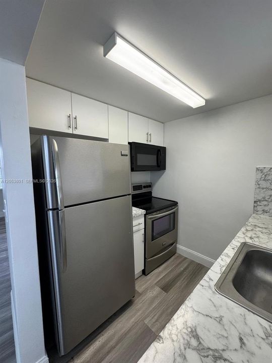 For Rent: $2,000 (2 beds, 1 baths, 10783 Square Feet)