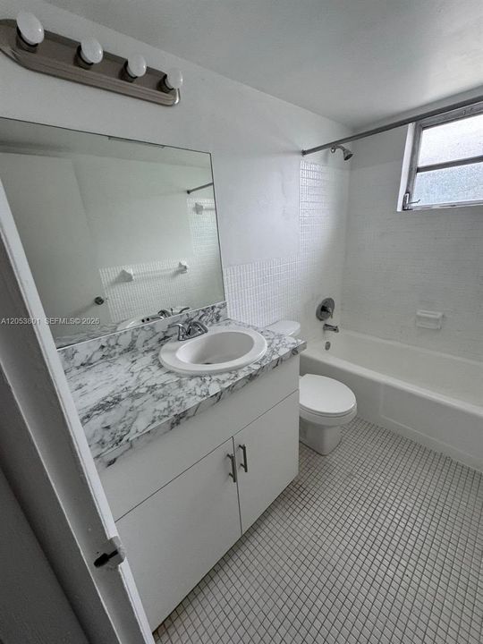 For Rent: $2,000 (2 beds, 1 baths, 10783 Square Feet)