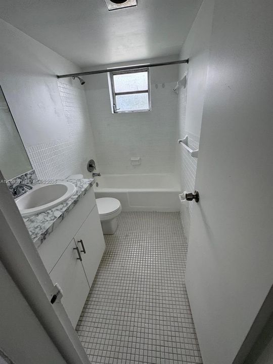For Rent: $2,000 (2 beds, 1 baths, 10783 Square Feet)