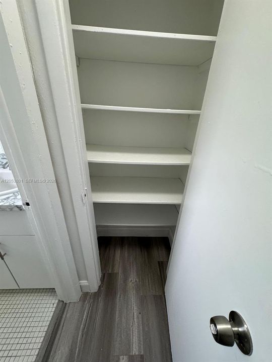 For Rent: $2,000 (2 beds, 1 baths, 10783 Square Feet)