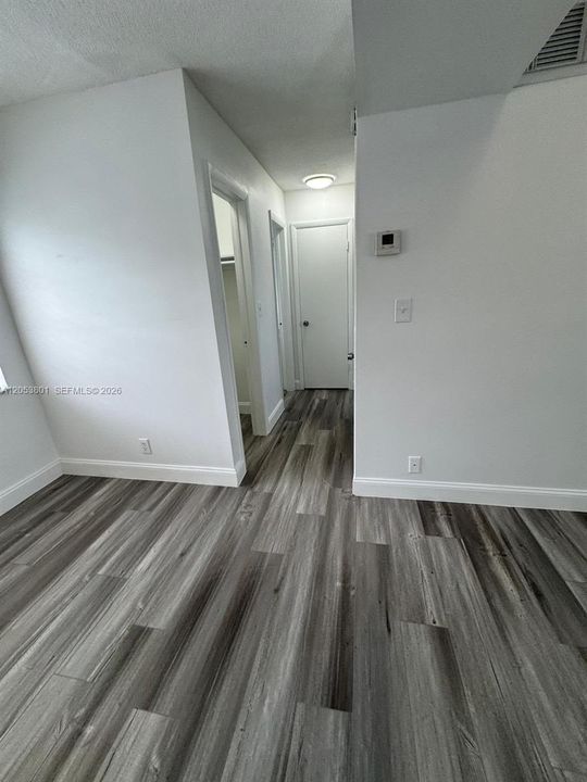For Rent: $2,000 (2 beds, 1 baths, 10783 Square Feet)