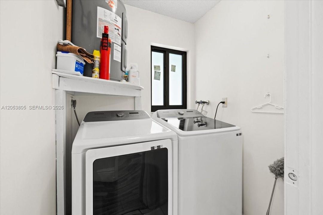En Venta: $615,000 (3 camas, 2 baños, 1193 Pies cuadrados)