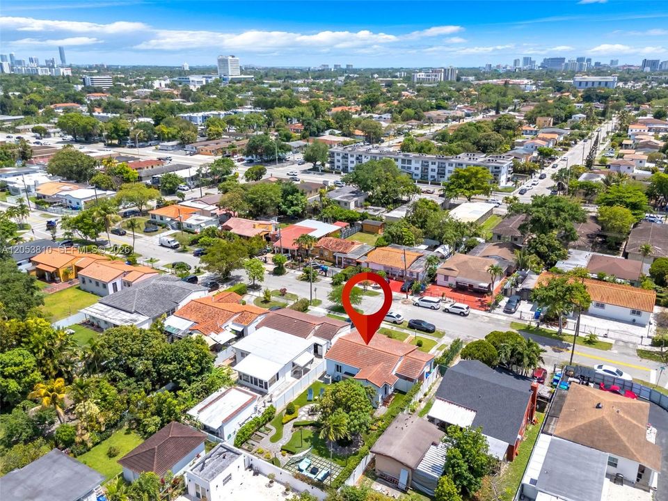 For Rent: $3,500 (2 beds, 1 baths, 1122 Square Feet)