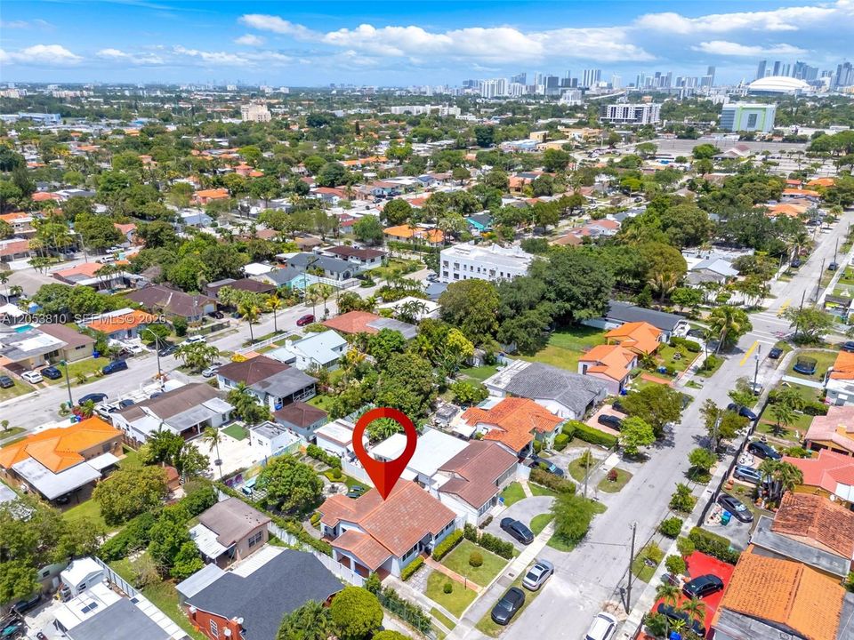 For Rent: $3,500 (2 beds, 1 baths, 1122 Square Feet)