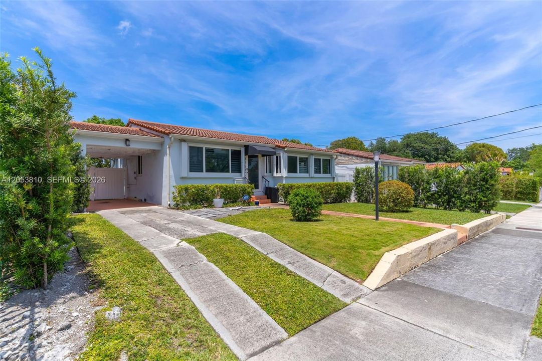 For Rent: $3,500 (2 beds, 1 baths, 1122 Square Feet)