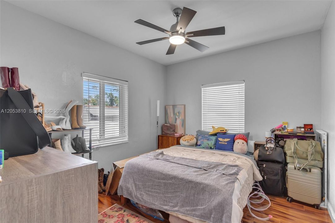For Rent: $3,500 (2 beds, 1 baths, 1122 Square Feet)