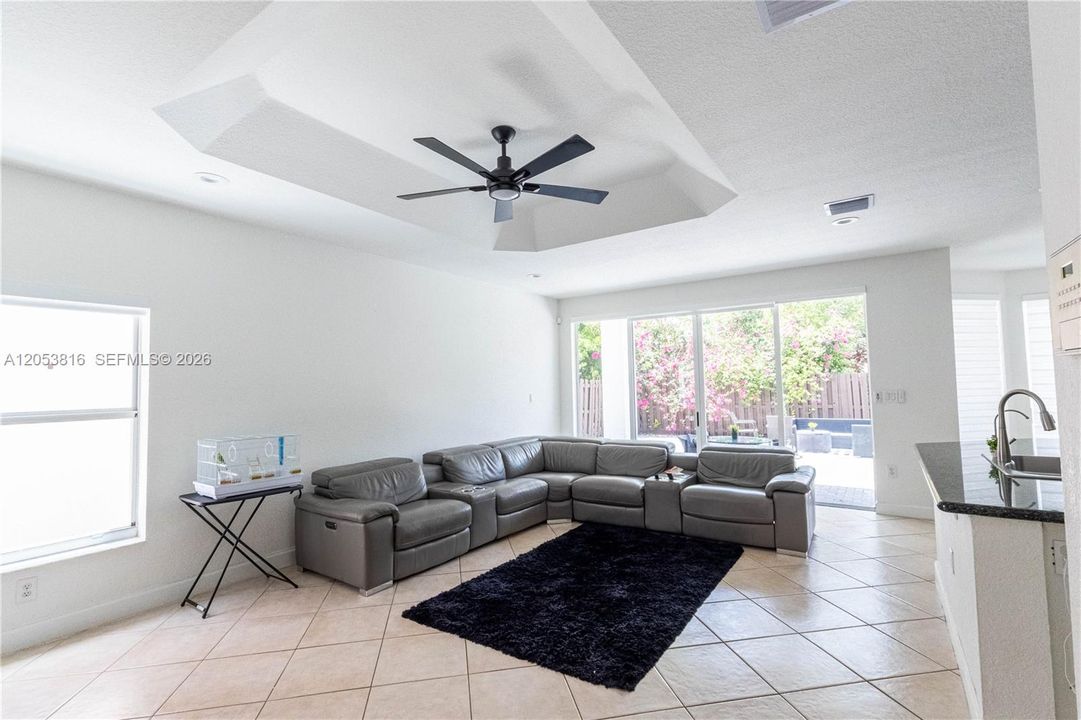 En Venta: $1,490,000 (5 camas, 3 baños, 3052 Pies cuadrados)