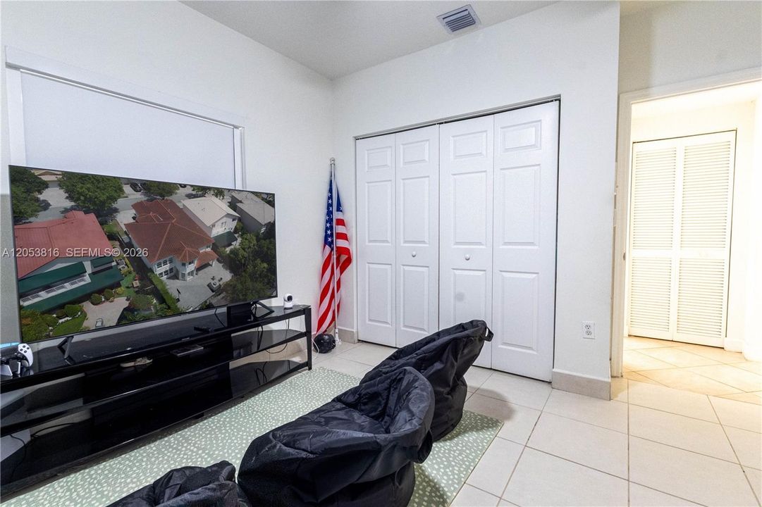 En Venta: $1,490,000 (5 camas, 3 baños, 3052 Pies cuadrados)