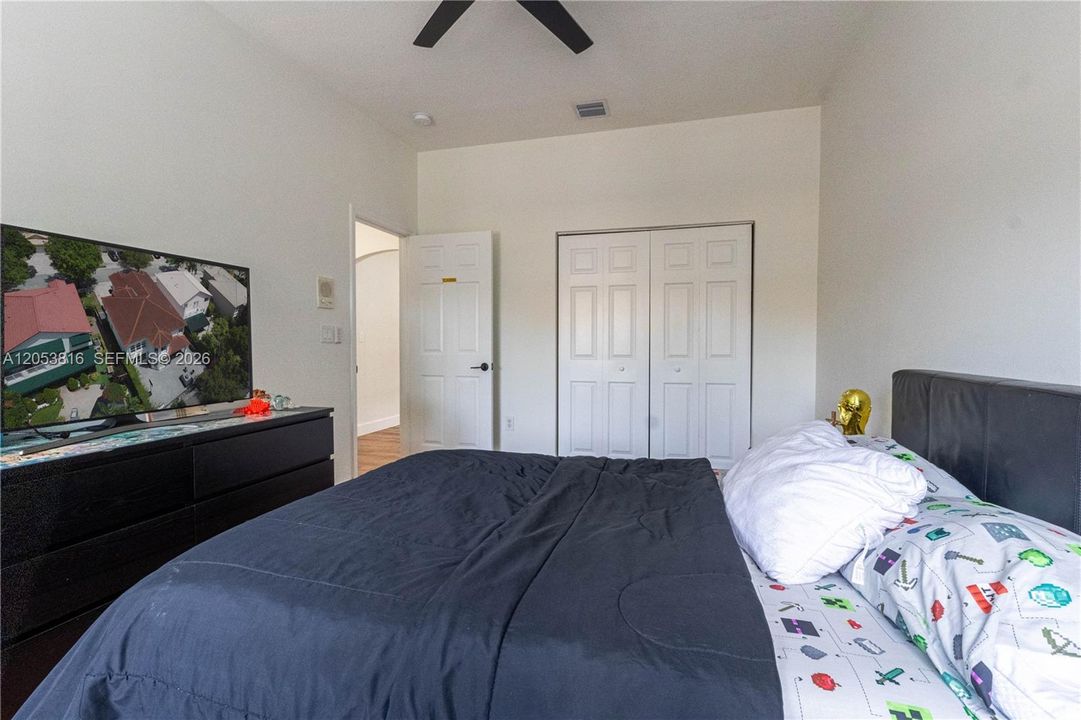 En Venta: $1,490,000 (5 camas, 3 baños, 3052 Pies cuadrados)