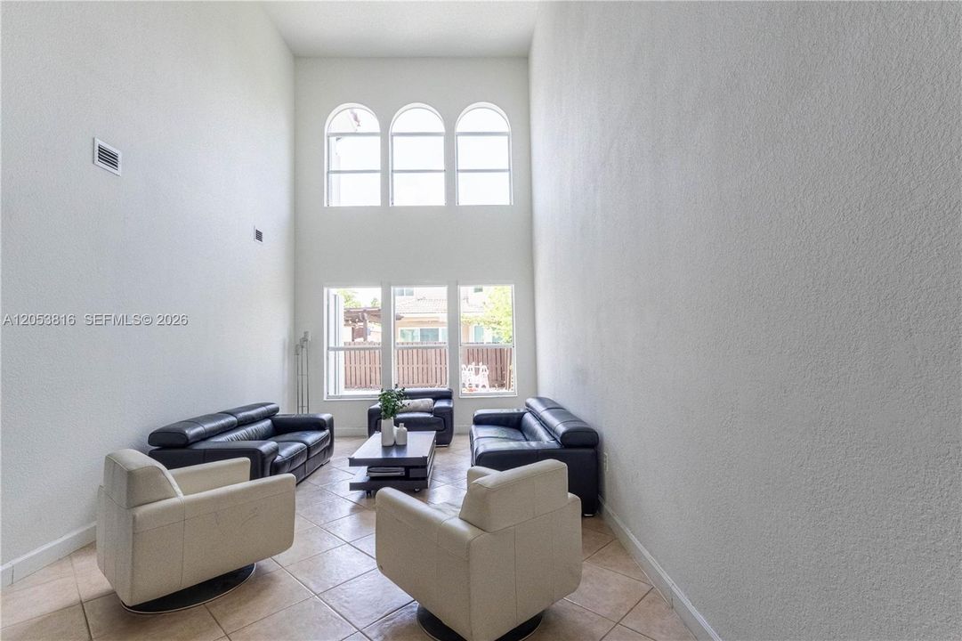 En Venta: $1,490,000 (5 camas, 3 baños, 3052 Pies cuadrados)