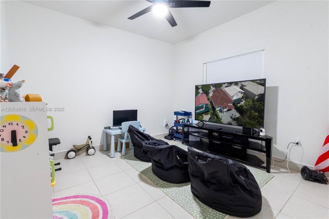 En Venta: $1,490,000 (5 camas, 3 baños, 3052 Pies cuadrados)