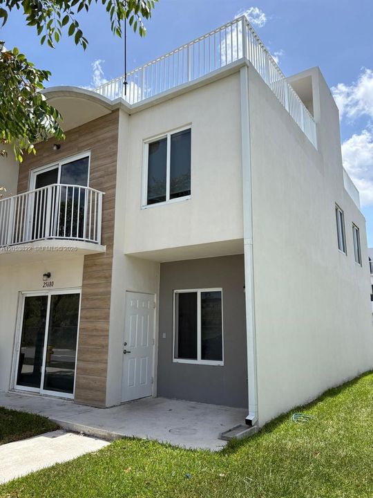 En Venta: $428,000 (4 camas, 3 baños, 1398 Pies cuadrados)