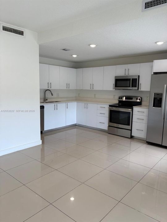En Venta: $428,000 (4 camas, 3 baños, 1398 Pies cuadrados)