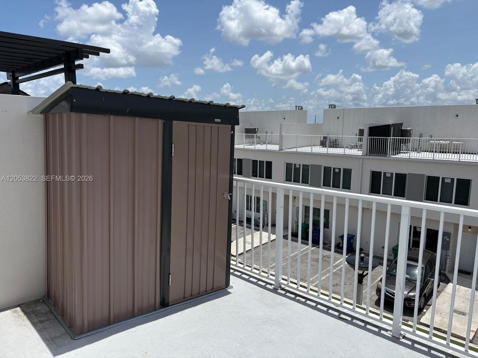 En Venta: $428,000 (4 camas, 3 baños, 1398 Pies cuadrados)