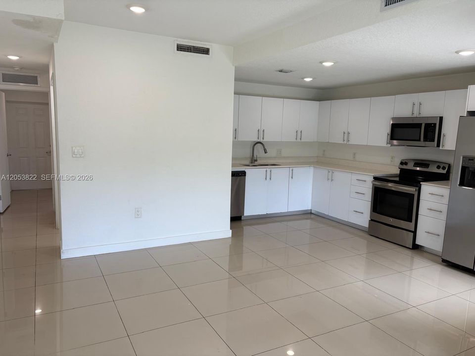 En Venta: $428,000 (4 camas, 3 baños, 1398 Pies cuadrados)