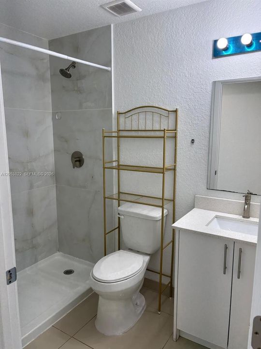 En Venta: $428,000 (4 camas, 3 baños, 1398 Pies cuadrados)