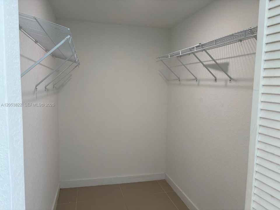 En Venta: $428,000 (4 camas, 3 baños, 1398 Pies cuadrados)