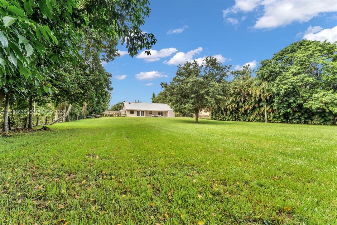 En Venta: $1,249,000 (3 camas, 2 baños, 2083 Pies cuadrados)