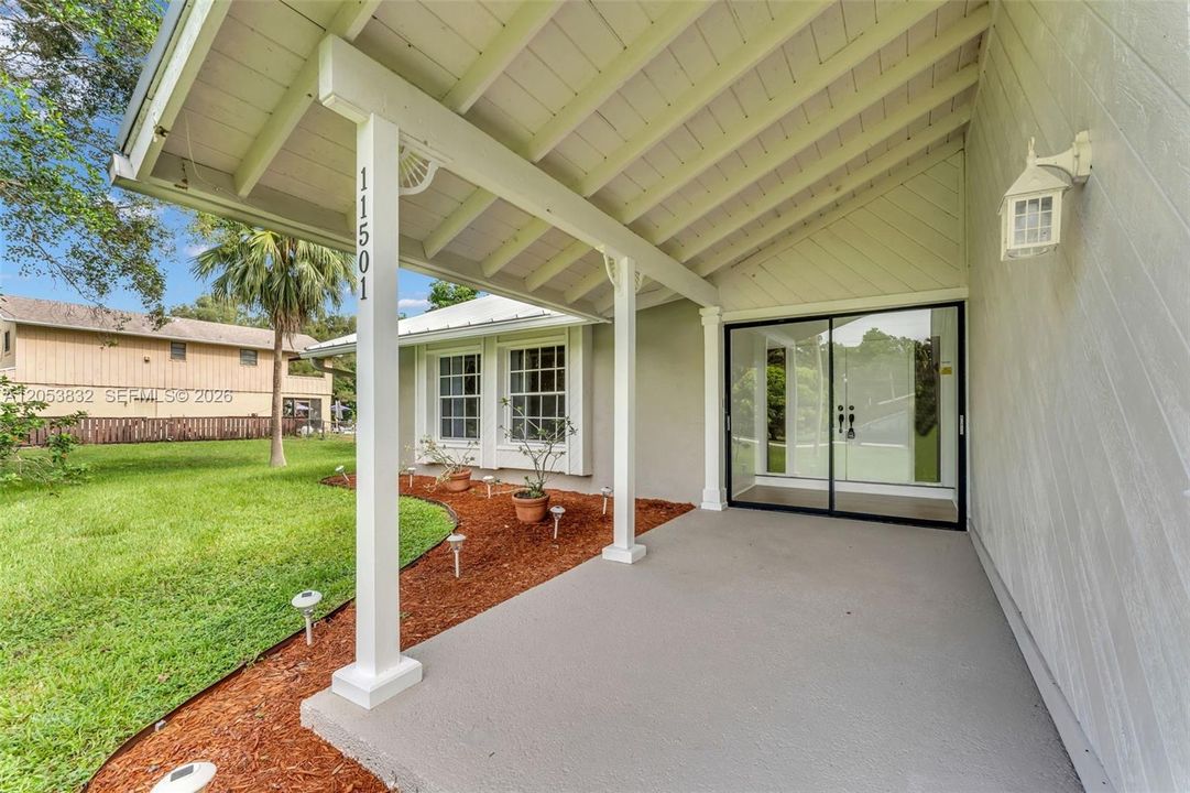 En Venta: $1,249,000 (3 camas, 2 baños, 2083 Pies cuadrados)