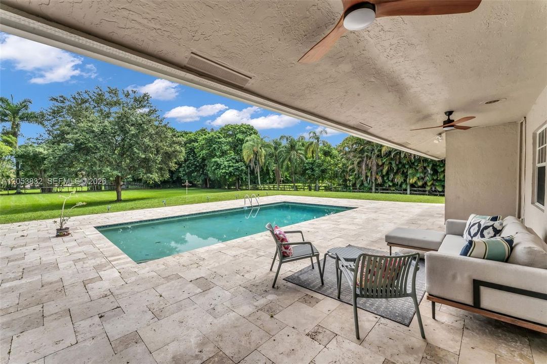 En Venta: $1,249,000 (3 camas, 2 baños, 2083 Pies cuadrados)