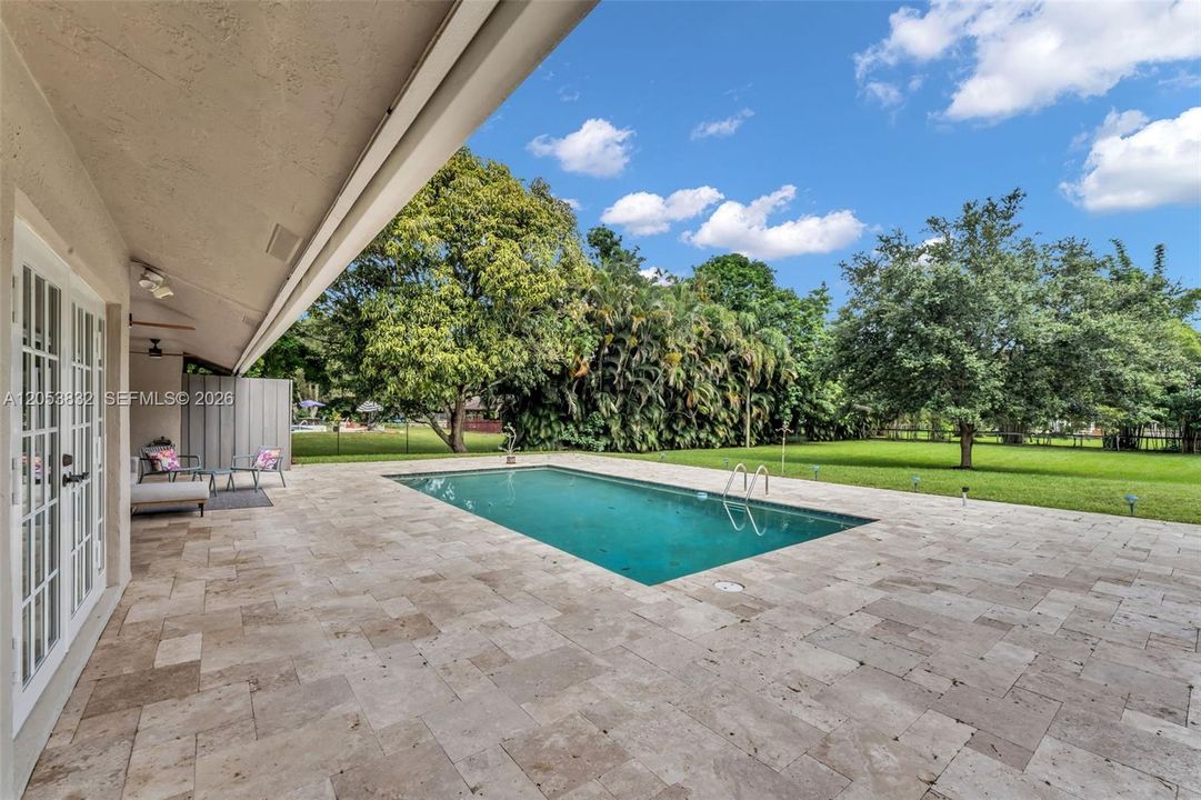 En Venta: $1,249,000 (3 camas, 2 baños, 2083 Pies cuadrados)