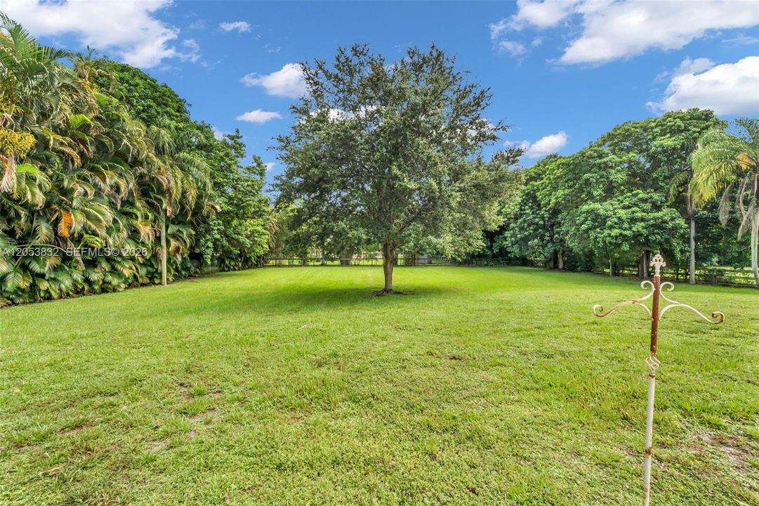 En Venta: $1,249,000 (3 camas, 2 baños, 2083 Pies cuadrados)