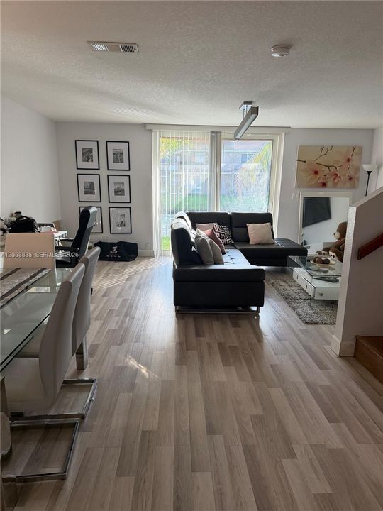 En Renta: $2,400 (2 camas, 2 baños, 1242 Pies cuadrados)