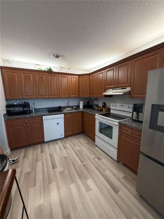 En Renta: $2,400 (2 camas, 2 baños, 1242 Pies cuadrados)