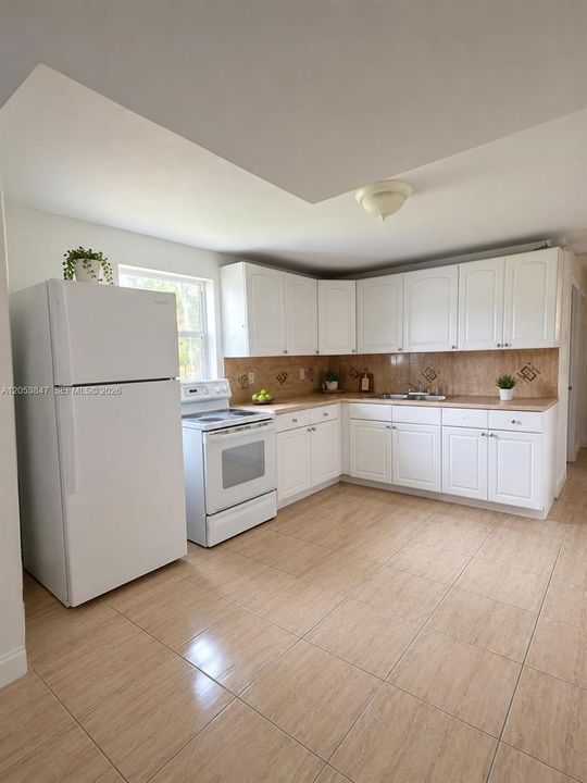 В аренду: $1,800 (3 спален, 2 ванн, 972 Квадратных фут)