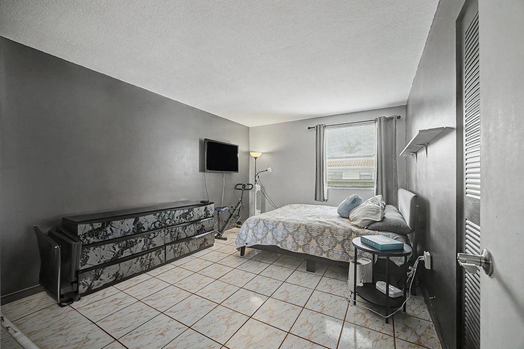 Jessica house pic 12 -Bedroom-2- pic 1
