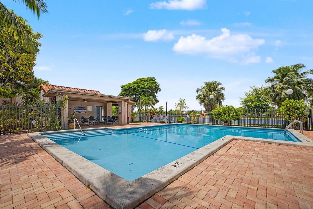 Jessica house pic 14 -Pool