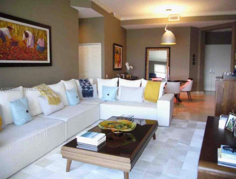 En Venta: $1,000,000 (2 camas, 2 baños, 1306 Pies cuadrados)